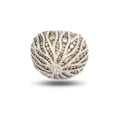 Ring gold and diamonds