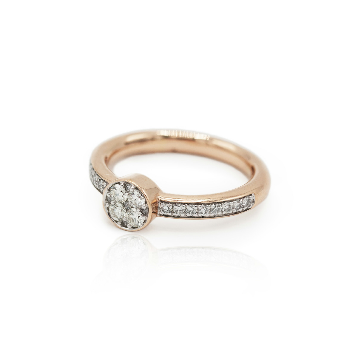 Ring rose gold and diamonds